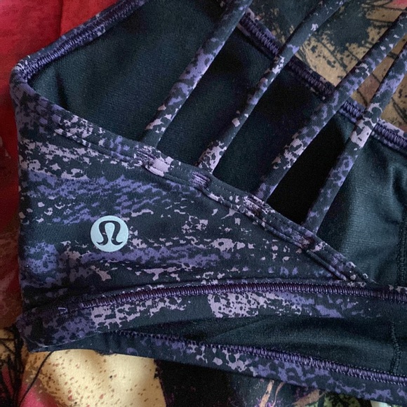 Lululemon Lighten Up Bra - Picture 4 of 5